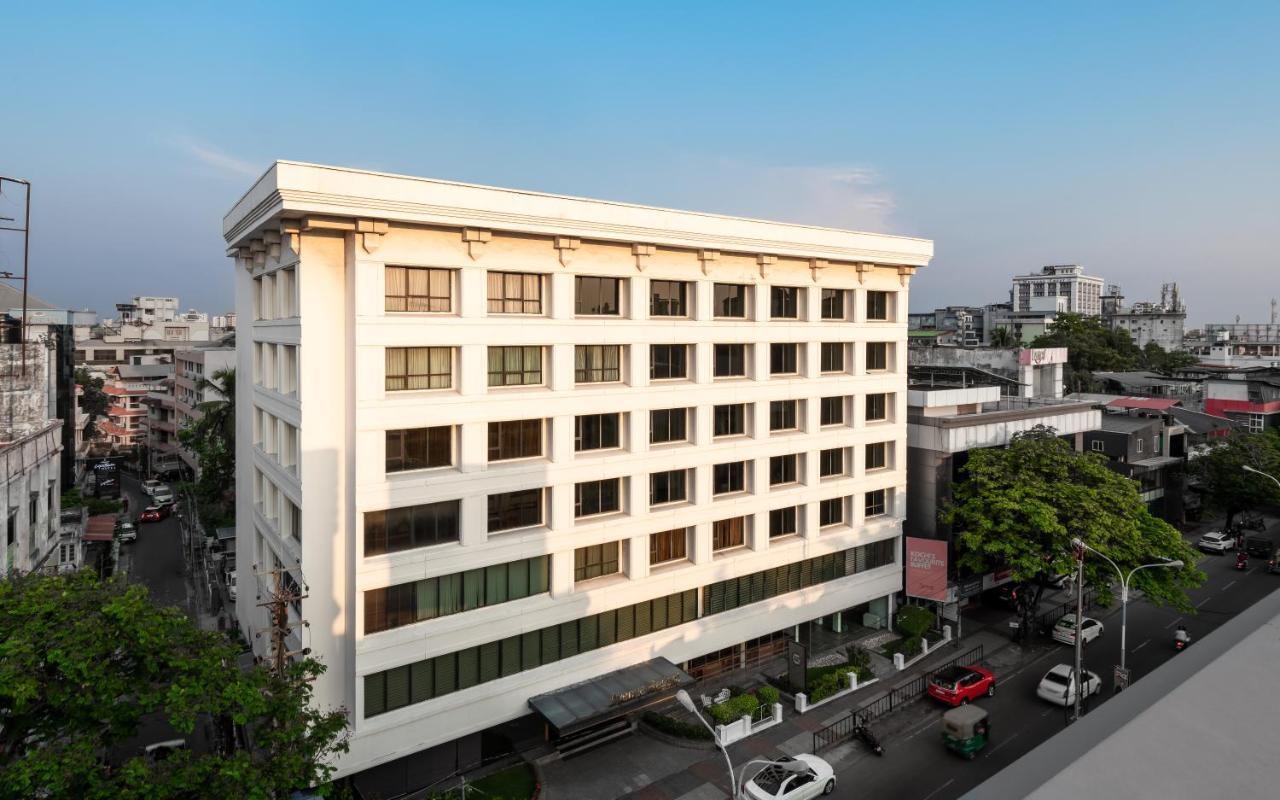 โรงแรม ดิ อเวนิว รีเจนท์ Kochi ภายนอก รูปภาพ